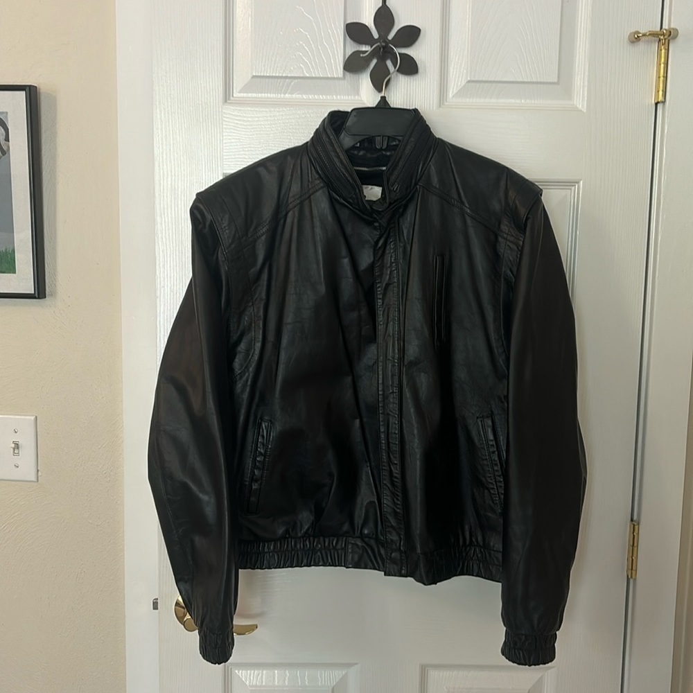 Wilsons Vintage Genuine Black Leather With Zip-Out Lining Size 48